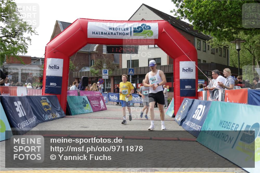 10.05.2026 - 8. Wedeler Halbmarathon Yannick Fuchs http://msf.ph/oto/9711878 10.05.2026 11:24:43 Ziel 99, 521, 808, 2181 meine-sportfotos.de