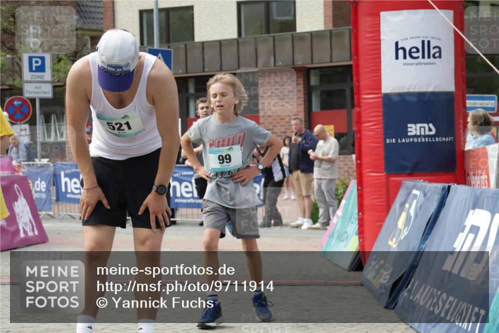 10.05.2026 - 8. Wedeler Halbmarathon Yannick Fuchs http://msf.ph/oto/9711914 10.05.2026 11:24:45 Ziel 99, 521, 808, 2181 meine-sportfotos.de