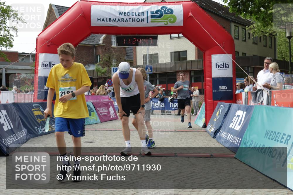 10.05.2026 - 8. Wedeler Halbmarathon Yannick Fuchs http://msf.ph/oto/9711930 10.05.2026 11:24:46 Ziel 99, 521, 808, 2181 meine-sportfotos.de