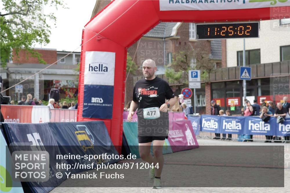10.05.2026 - 8. Wedeler Halbmarathon Yannick Fuchs http://msf.ph/oto/9712044 10.05.2026 11:25:00 Ziel 477 meine-sportfotos.de