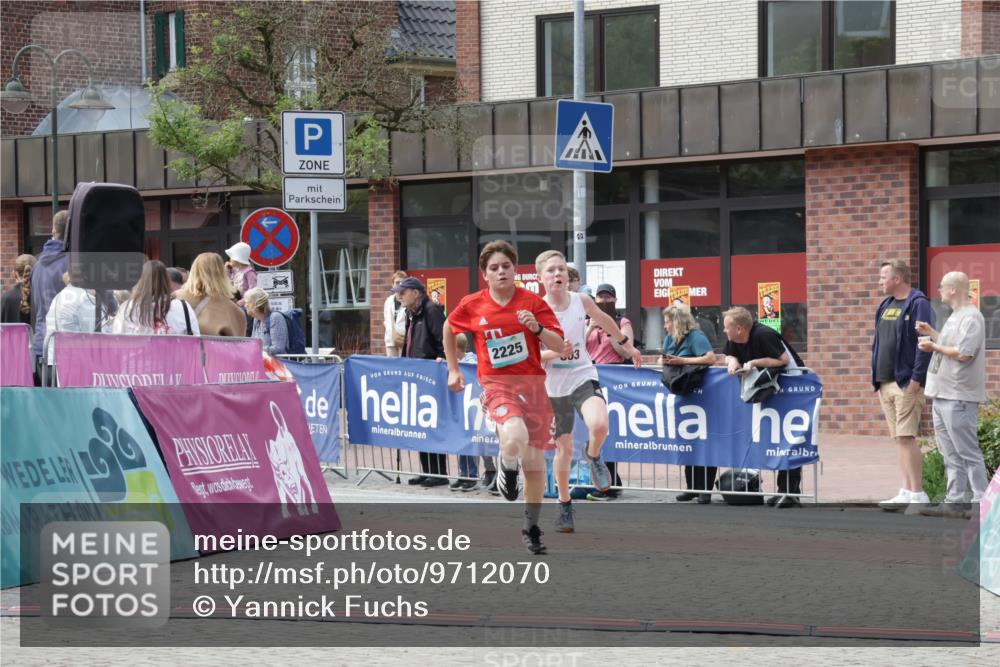 10.05.2026 - 8. Wedeler Halbmarathon Yannick Fuchs http://msf.ph/oto/9712070 10.05.2026 11:25:15 Ziel 803, 838, 2225 meine-sportfotos.de