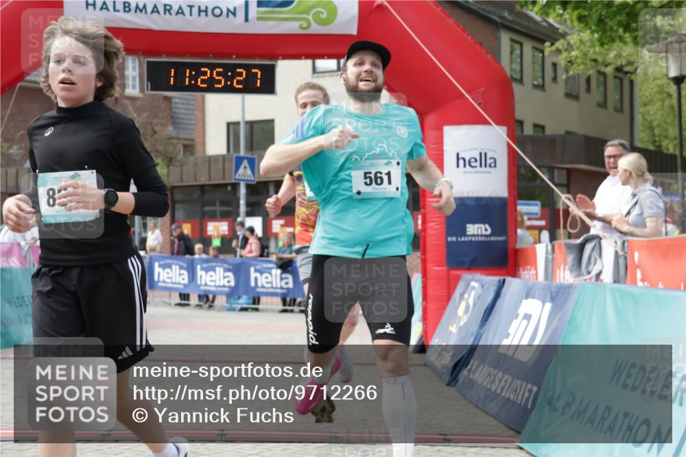 10.05.2026 - 8. Wedeler Halbmarathon Yannick Fuchs http://msf.ph/oto/9712266 10.05.2026 11:25:25 Ziel 561, 838, 884, 2243 meine-sportfotos.de