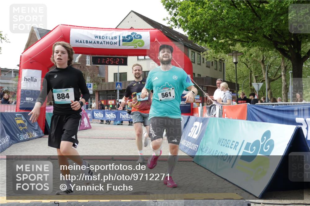 10.05.2026 - 8. Wedeler Halbmarathon Yannick Fuchs http://msf.ph/oto/9712271 10.05.2026 11:25:25 Ziel 561, 838, 884, 2243 meine-sportfotos.de