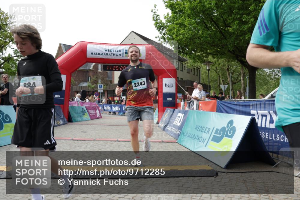 10.05.2026 - 8. Wedeler Halbmarathon Yannick Fuchs http://msf.ph/oto/9712285 10.05.2026 11:25:26 Ziel 561, 884, 2243 meine-sportfotos.de