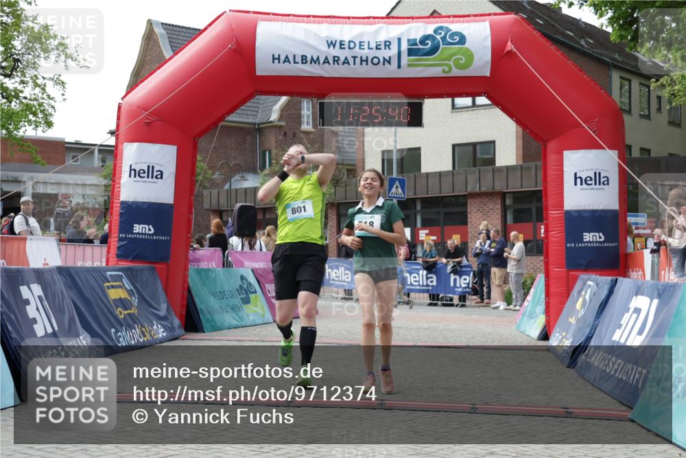 10.05.2026 - 8. Wedeler Halbmarathon Yannick Fuchs http://msf.ph/oto/9712374 10.05.2026 11:25:38 Ziel 518, 801, 2117 meine-sportfotos.de