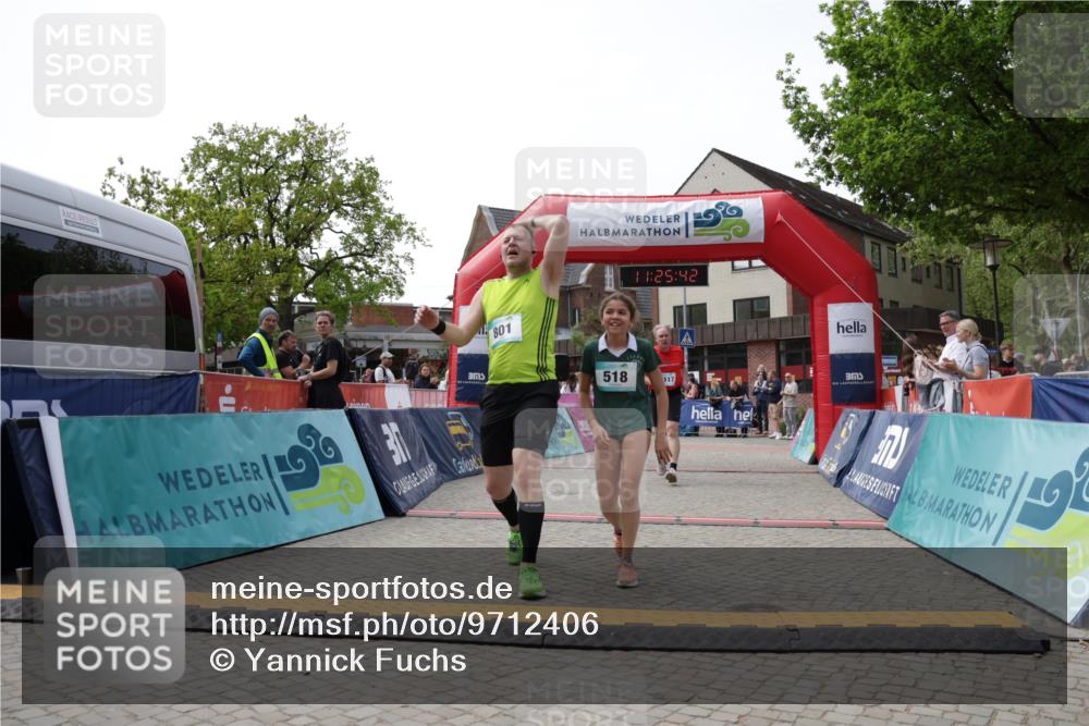 10.05.2026 - 8. Wedeler Halbmarathon Yannick Fuchs http://msf.ph/oto/9712406 10.05.2026 11:25:40 Ziel 518, 801, 2117 meine-sportfotos.de