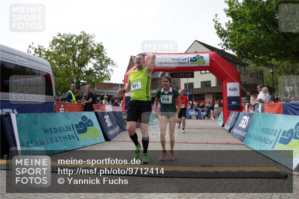 10.05.2026 - 8. Wedeler Halbmarathon Yannick Fuchs http://msf.ph/oto/9712414 10.05.2026 11:25:40 Ziel 518, 801, 2117 meine-sportfotos.de