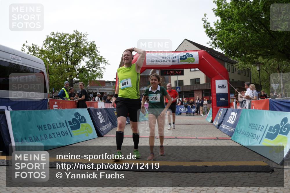 10.05.2026 - 8. Wedeler Halbmarathon Yannick Fuchs http://msf.ph/oto/9712419 10.05.2026 11:25:40 Ziel 518, 801, 2117 meine-sportfotos.de