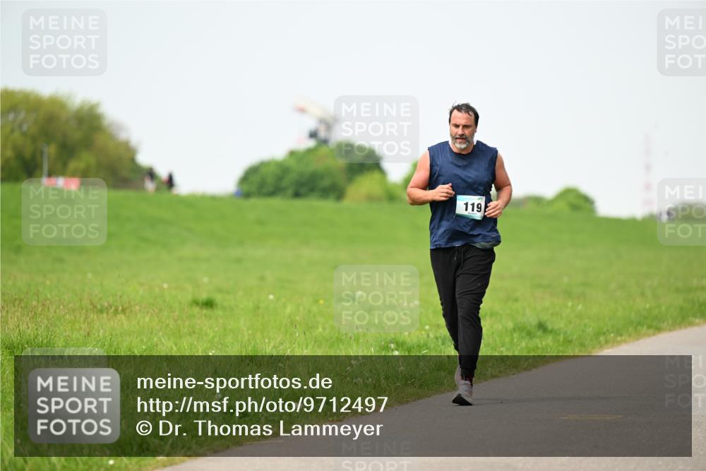 10.05.2026 - 8. Wedeler Halbmarathon Dr. Thomas Lammeyer http://msf.ph/oto/9712497 10.05.2026 12:08:41 Laufen 119 meine-sportfotos.de