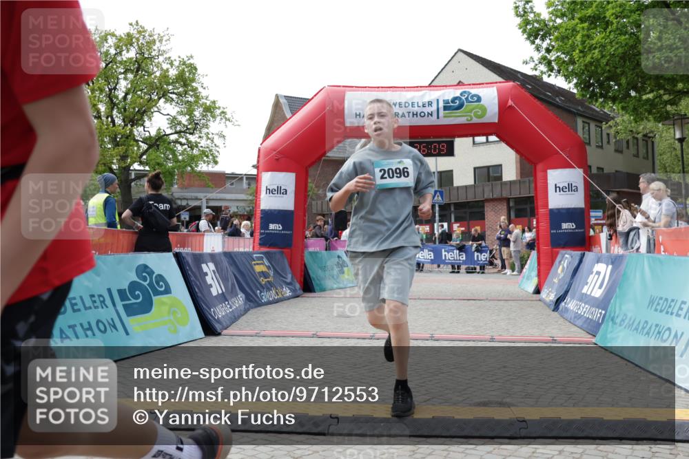 10.05.2026 - 8. Wedeler Halbmarathon Yannick Fuchs http://msf.ph/oto/9712553 10.05.2026 11:26:07 Ziel 931, 2096 meine-sportfotos.de