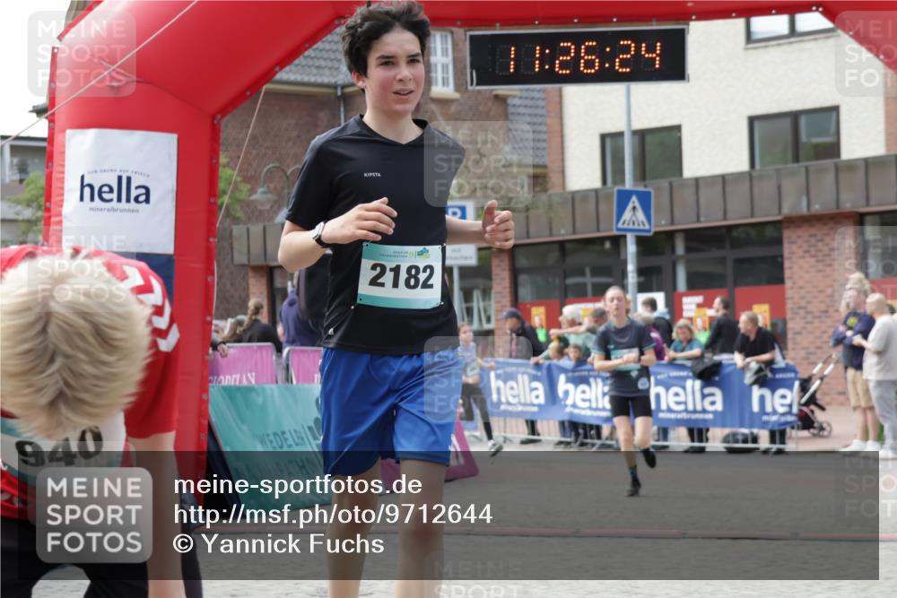 10.05.2026 - 8. Wedeler Halbmarathon Yannick Fuchs http://msf.ph/oto/9712644 10.05.2026 11:26:22 Ziel 699, 940, 2046, 2182 meine-sportfotos.de