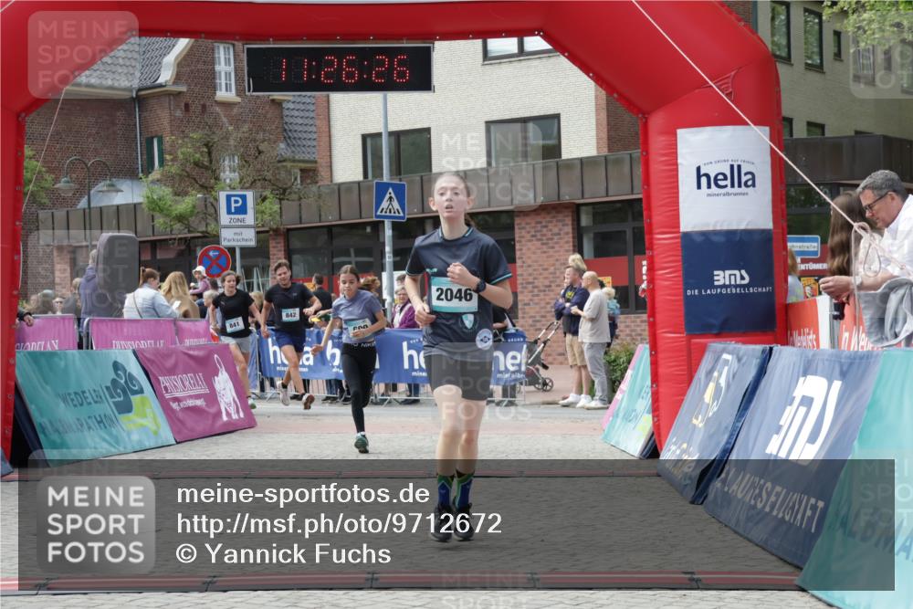 10.05.2026 - 8. Wedeler Halbmarathon Yannick Fuchs http://msf.ph/oto/9712672 10.05.2026 11:26:24 Ziel 572, 699, 841, 842, 940, 2046, 2182 meine-sportfotos.de