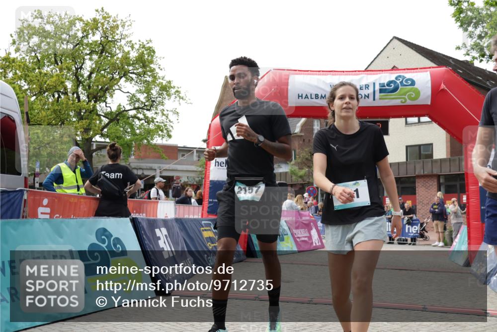 10.05.2026 - 8. Wedeler Halbmarathon Yannick Fuchs http://msf.ph/oto/9712735 10.05.2026 11:26:31 Ziel 572, 699, 841, 842, 2157 meine-sportfotos.de