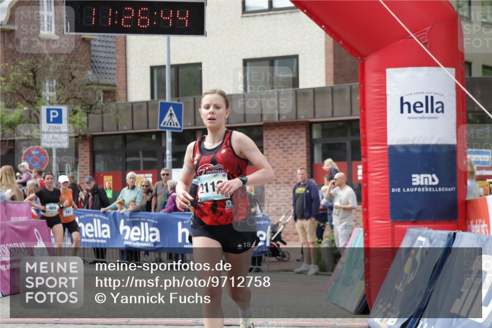 10.05.2026 - 8. Wedeler Halbmarathon Yannick Fuchs http://msf.ph/oto/9712758 10.05.2026 11:26:42 Ziel 167, 989, 2119 meine-sportfotos.de