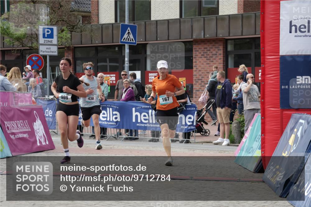 10.05.2026 - 8. Wedeler Halbmarathon Yannick Fuchs http://msf.ph/oto/9712784 10.05.2026 11:26:45 Ziel 167, 438, 989, 2119 meine-sportfotos.de