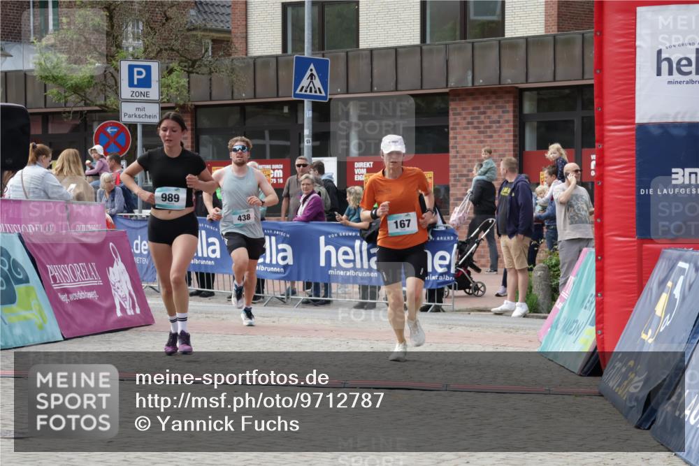 10.05.2026 - 8. Wedeler Halbmarathon Yannick Fuchs http://msf.ph/oto/9712787 10.05.2026 11:26:45 Ziel 167, 438, 989, 2119 meine-sportfotos.de