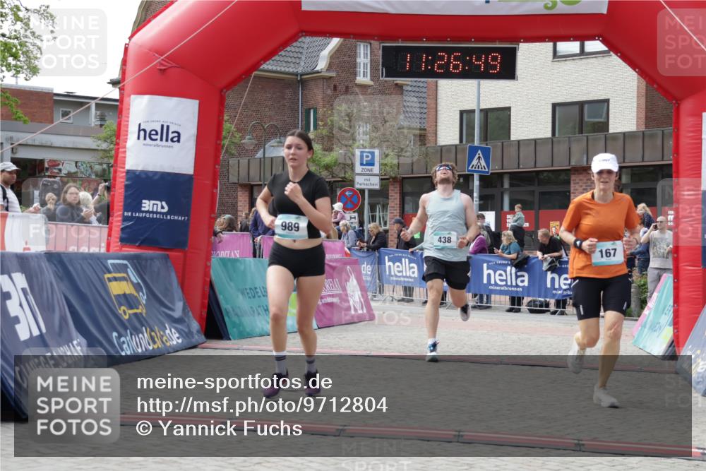 10.05.2026 - 8. Wedeler Halbmarathon Yannick Fuchs http://msf.ph/oto/9712804 10.05.2026 11:26:47 Ziel 167, 438, 989, 2119 meine-sportfotos.de