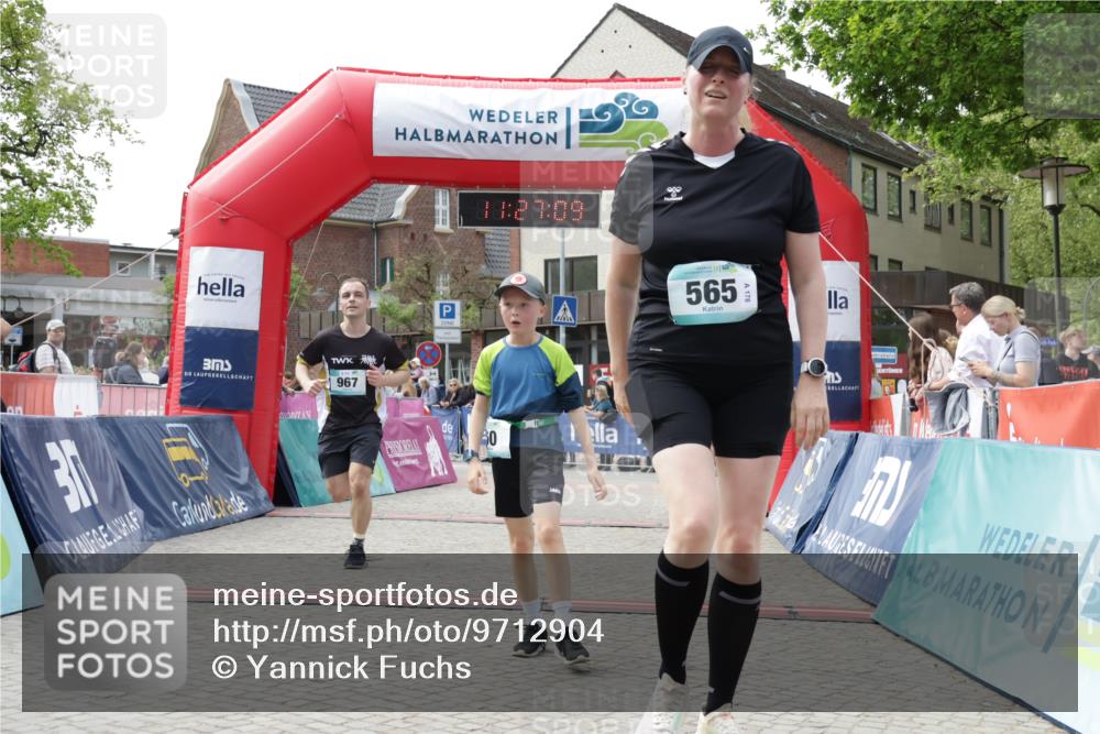 10.05.2026 - 8. Wedeler Halbmarathon Yannick Fuchs http://msf.ph/oto/9712904 10.05.2026 11:27:07 Ziel 60, 565, 967 meine-sportfotos.de