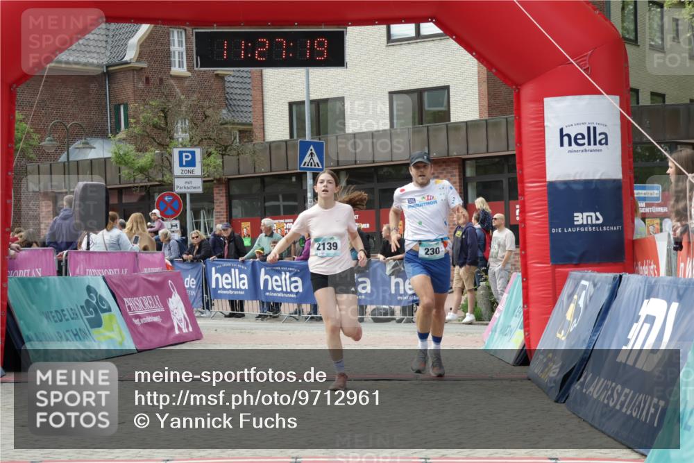 10.05.2026 - 8. Wedeler Halbmarathon Yannick Fuchs http://msf.ph/oto/9712961 10.05.2026 11:27:18 Ziel 230, 2139 meine-sportfotos.de
