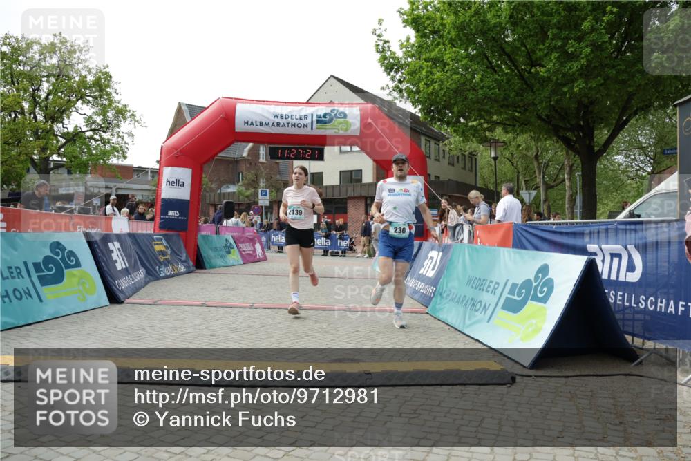 10.05.2026 - 8. Wedeler Halbmarathon Yannick Fuchs http://msf.ph/oto/9712981 10.05.2026 11:27:19 Ziel 230, 735, 2139 meine-sportfotos.de