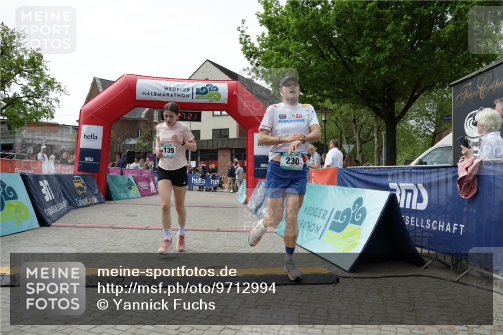 10.05.2026 - 8. Wedeler Halbmarathon Yannick Fuchs http://msf.ph/oto/9712994 10.05.2026 11:27:20 Ziel 230, 735, 2139, 2224 meine-sportfotos.de