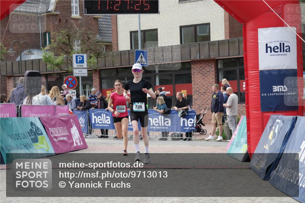 10.05.2026 - 8. Wedeler Halbmarathon Yannick Fuchs http://msf.ph/oto/9713013 10.05.2026 11:27:23 Ziel 230, 735, 2139, 2151, 2224 meine-sportfotos.de