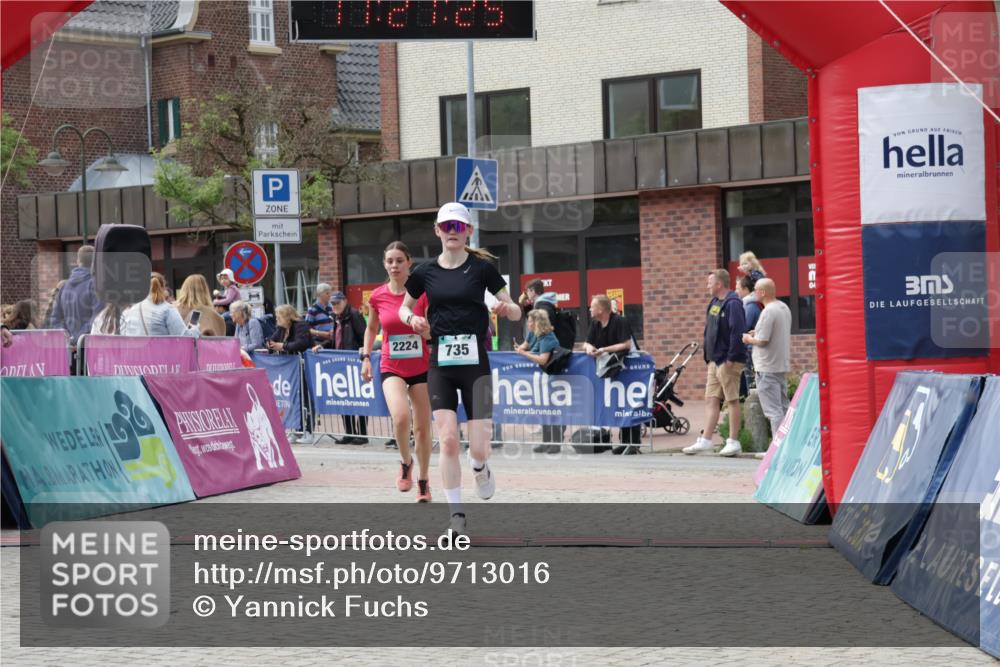 10.05.2026 - 8. Wedeler Halbmarathon Yannick Fuchs http://msf.ph/oto/9713016 10.05.2026 11:27:23 Ziel 230, 735, 2139, 2151, 2224 meine-sportfotos.de