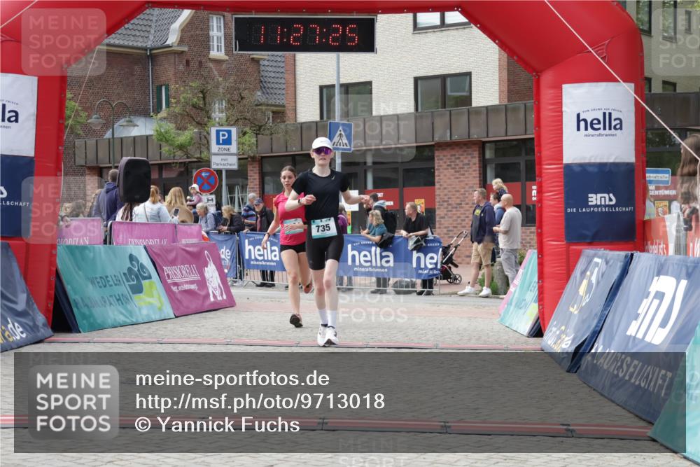 10.05.2026 - 8. Wedeler Halbmarathon Yannick Fuchs http://msf.ph/oto/9713018 10.05.2026 11:27:24 Ziel 230, 735, 2139, 2151, 2224 meine-sportfotos.de