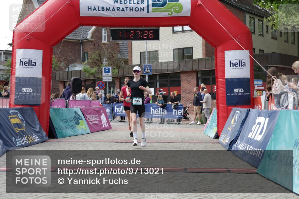 10.05.2026 - 8. Wedeler Halbmarathon Yannick Fuchs http://msf.ph/oto/9713021 10.05.2026 11:27:24 Ziel 230, 735, 2139, 2151, 2224 meine-sportfotos.de
