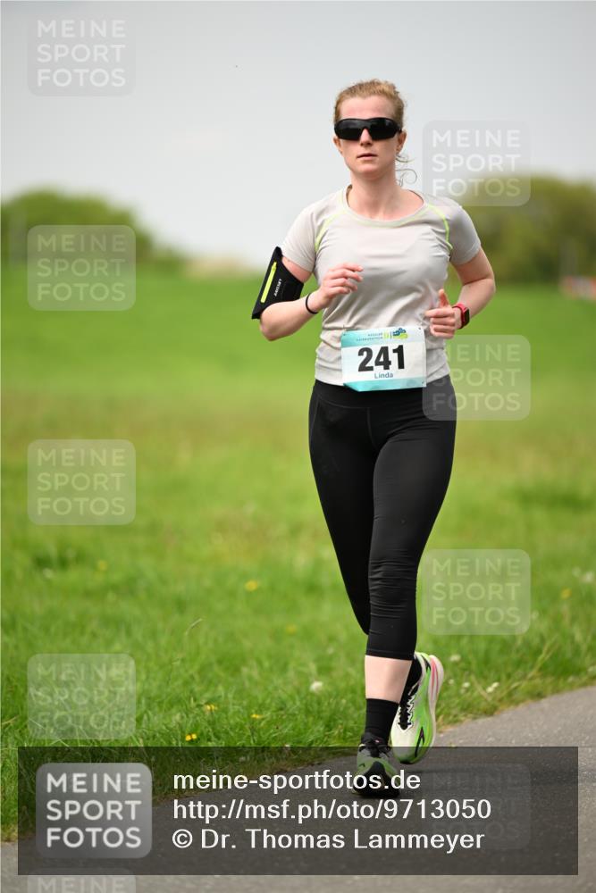 10.05.2026 - 8. Wedeler Halbmarathon Dr. Thomas Lammeyer http://msf.ph/oto/9713050 10.05.2026 12:12:36 Laufen 241 meine-sportfotos.de