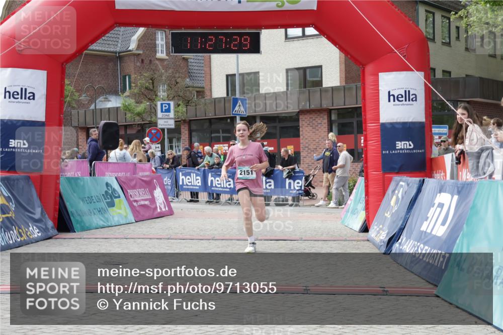 10.05.2026 - 8. Wedeler Halbmarathon Yannick Fuchs http://msf.ph/oto/9713055 10.05.2026 11:27:28 Ziel 735, 2151, 2224 meine-sportfotos.de