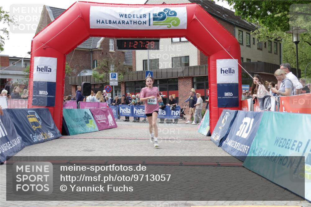10.05.2026 - 8. Wedeler Halbmarathon Yannick Fuchs http://msf.ph/oto/9713057 10.05.2026 11:27:28 Ziel 735, 2151, 2224 meine-sportfotos.de