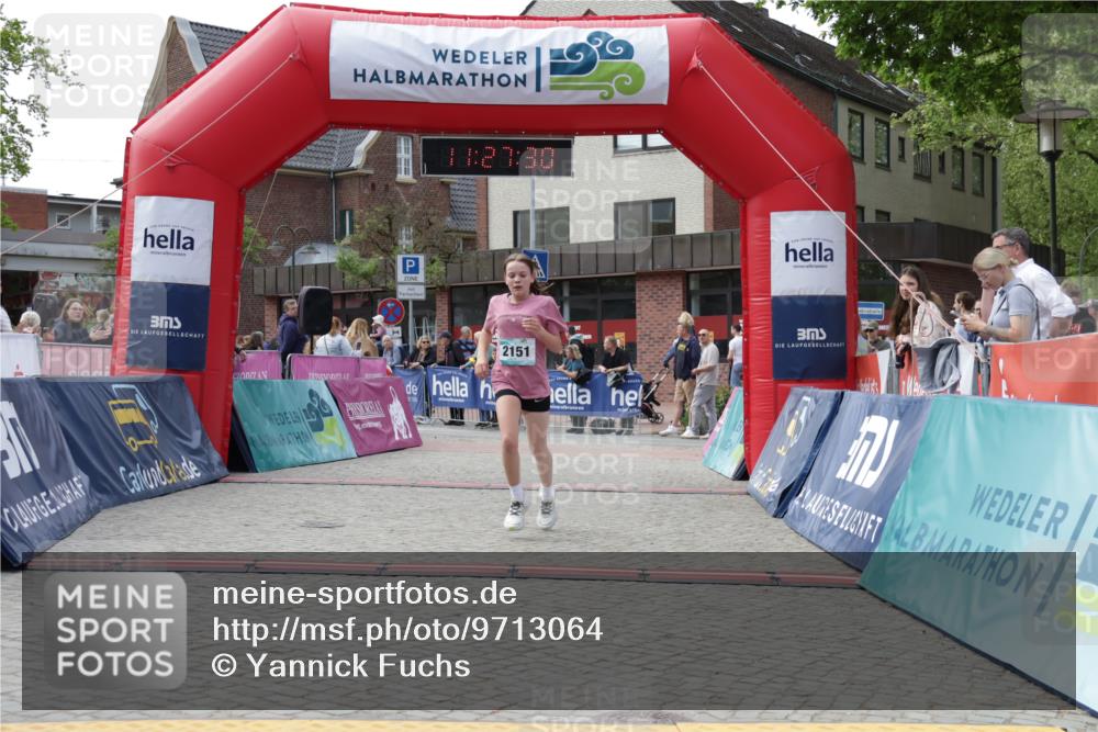 10.05.2026 - 8. Wedeler Halbmarathon Yannick Fuchs http://msf.ph/oto/9713064 10.05.2026 11:27:28 Ziel 735, 2151, 2224 meine-sportfotos.de