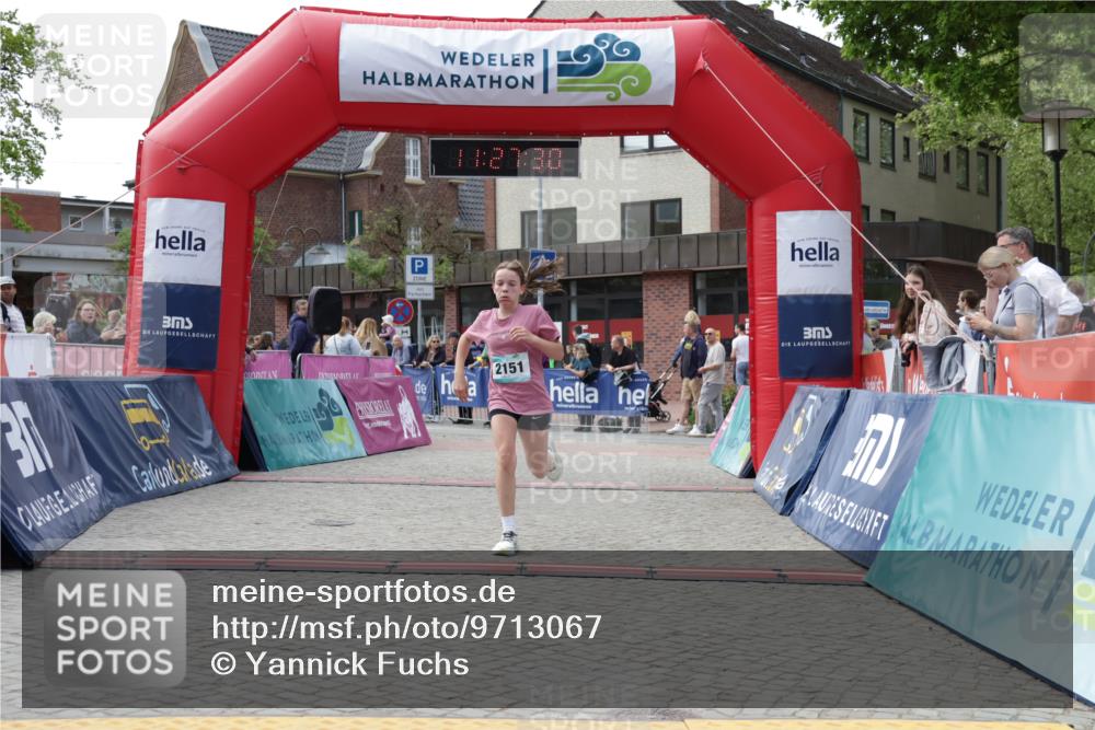 10.05.2026 - 8. Wedeler Halbmarathon Yannick Fuchs http://msf.ph/oto/9713067 10.05.2026 11:27:28 Ziel 735, 2151, 2224 meine-sportfotos.de