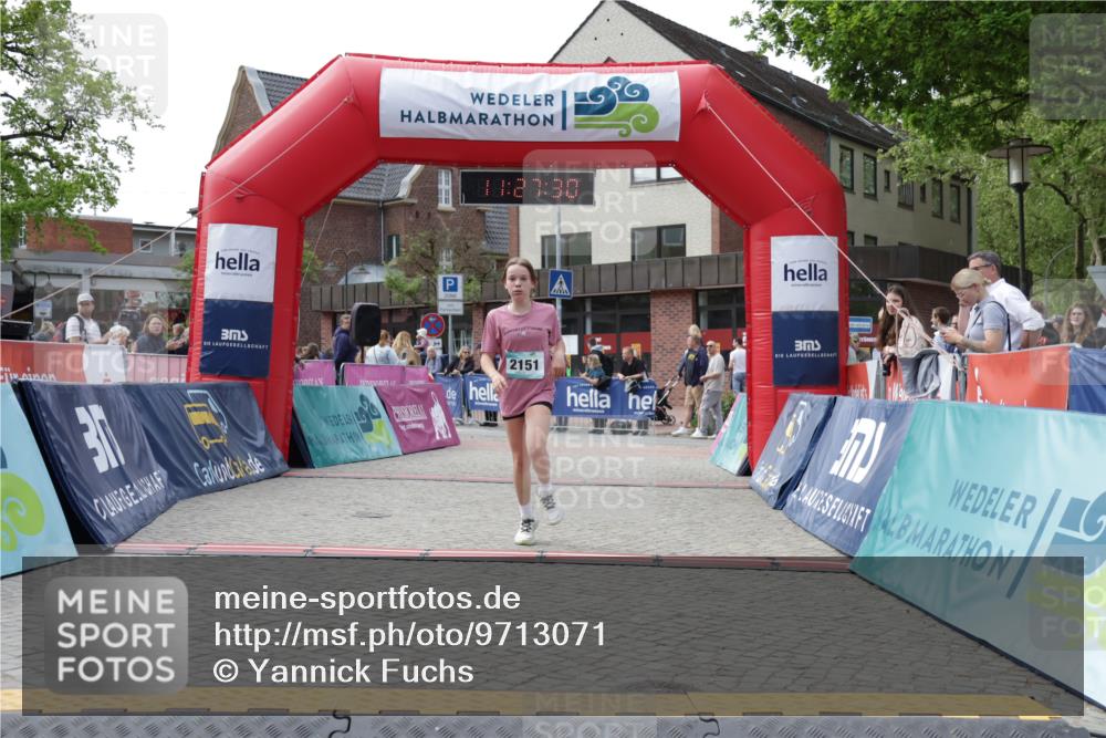 10.05.2026 - 8. Wedeler Halbmarathon Yannick Fuchs http://msf.ph/oto/9713071 10.05.2026 11:27:28 Ziel 735, 2151, 2224 meine-sportfotos.de