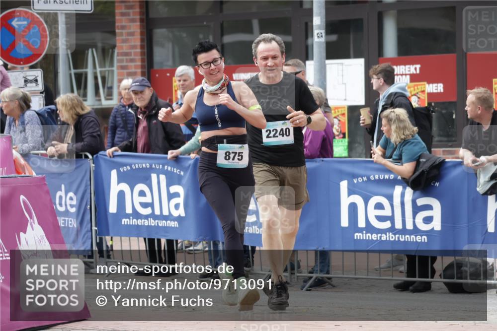 10.05.2026 - 8. Wedeler Halbmarathon Yannick Fuchs http://msf.ph/oto/9713091 10.05.2026 11:27:47 Ziel 875, 2210, 2240 meine-sportfotos.de