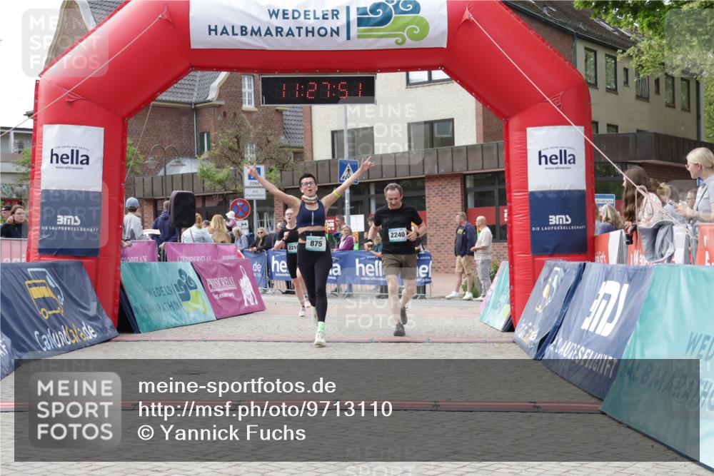 10.05.2026 - 8. Wedeler Halbmarathon Yannick Fuchs http://msf.ph/oto/9713110 10.05.2026 11:27:49 Ziel 875, 2106, 2210, 2240 meine-sportfotos.de
