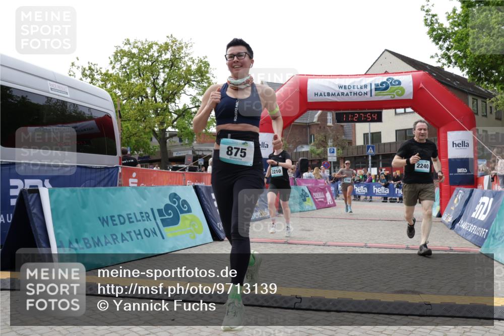10.05.2026 - 8. Wedeler Halbmarathon Yannick Fuchs http://msf.ph/oto/9713139 10.05.2026 11:27:52 Ziel 875, 1006, 2106, 2210, 2228, 2240 meine-sportfotos.de