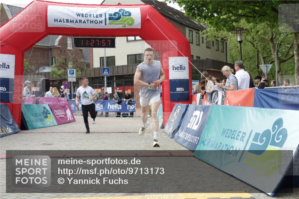 10.05.2026 - 8. Wedeler Halbmarathon Yannick Fuchs http://msf.ph/oto/9713173 10.05.2026 11:27:56 Ziel 882, 1006, 2106, 2210, 2228, 2240 meine-sportfotos.de