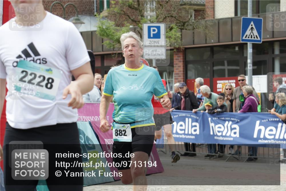10.05.2026 - 8. Wedeler Halbmarathon Yannick Fuchs http://msf.ph/oto/9713194 10.05.2026 11:27:58 Ziel 882, 1006, 2106, 2228 meine-sportfotos.de