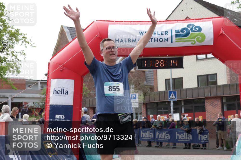10.05.2026 - 8. Wedeler Halbmarathon Yannick Fuchs http://msf.ph/oto/9713324 10.05.2026 11:28:13 Ziel 170, 855, 927 meine-sportfotos.de