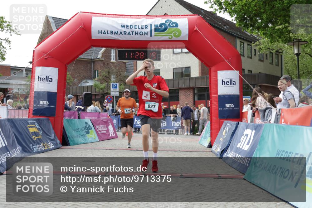 10.05.2026 - 8. Wedeler Halbmarathon Yannick Fuchs http://msf.ph/oto/9713375 10.05.2026 11:28:17 Ziel 170, 927, 1042, 2038 meine-sportfotos.de