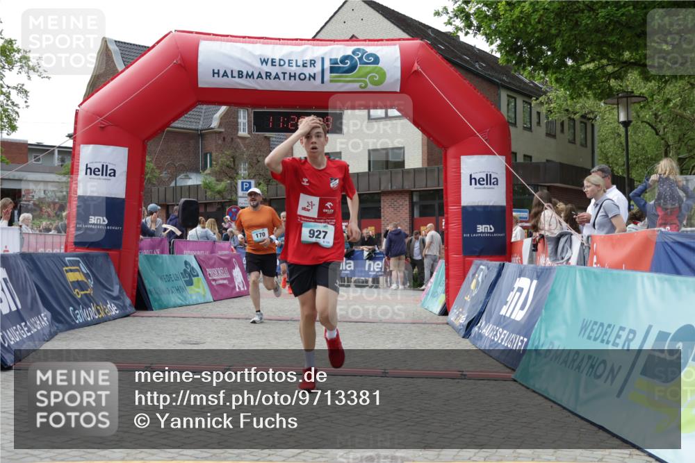 10.05.2026 - 8. Wedeler Halbmarathon Yannick Fuchs http://msf.ph/oto/9713381 10.05.2026 11:28:18 Ziel 170, 927, 1042, 2038 meine-sportfotos.de