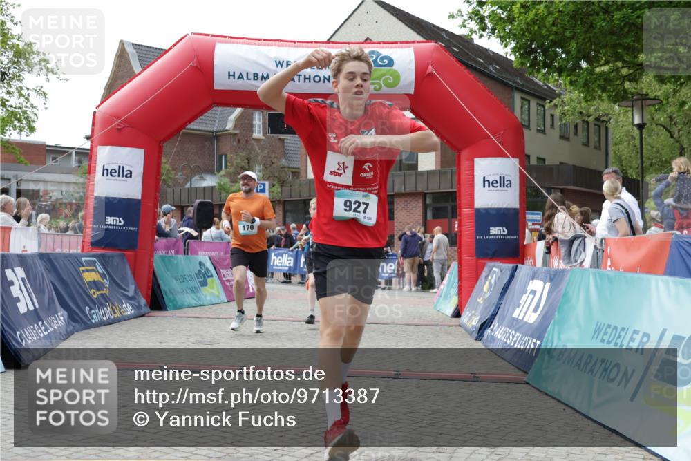 10.05.2026 - 8. Wedeler Halbmarathon Yannick Fuchs http://msf.ph/oto/9713387 10.05.2026 11:28:18 Ziel 170, 927, 1042, 2038 meine-sportfotos.de