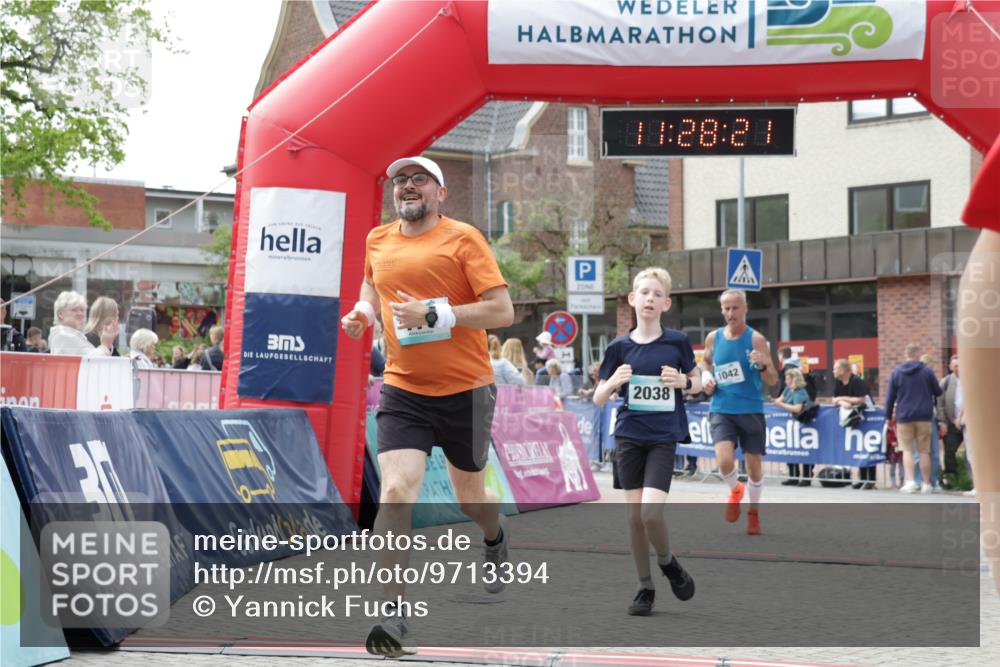 10.05.2026 - 8. Wedeler Halbmarathon Yannick Fuchs http://msf.ph/oto/9713394 10.05.2026 11:28:19 Ziel 170, 927, 1042, 2038 meine-sportfotos.de