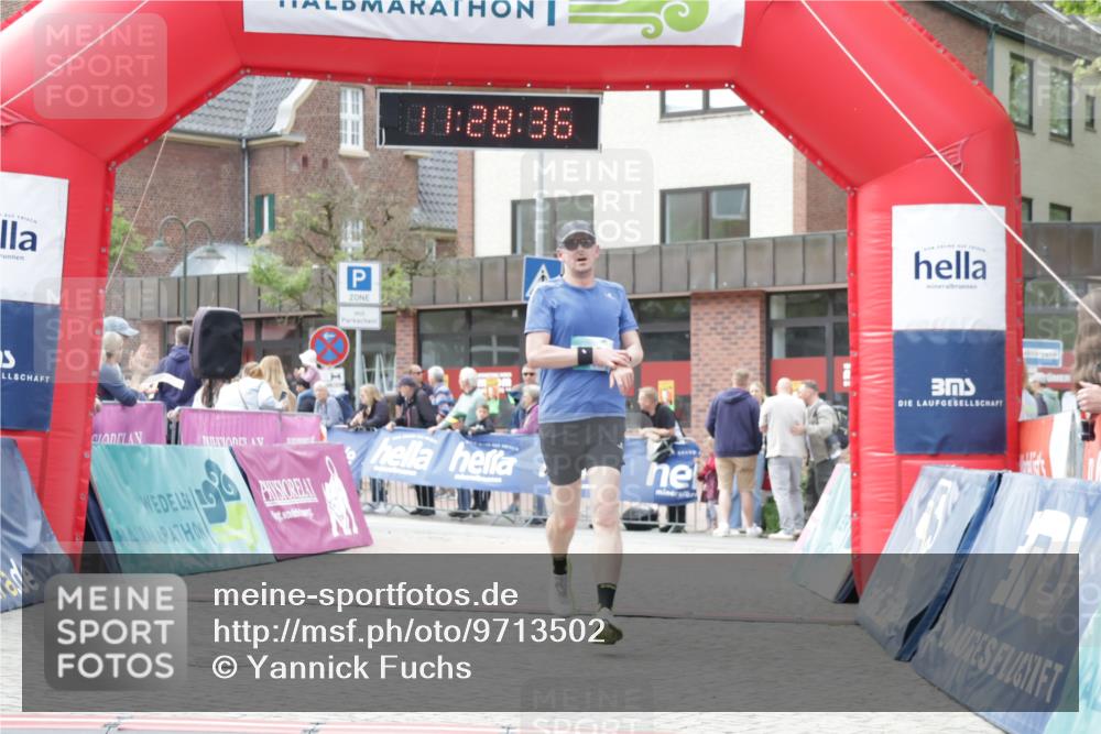 10.05.2026 - 8. Wedeler Halbmarathon Yannick Fuchs http://msf.ph/oto/9713502 10.05.2026 11:28:35 Ziel 857, 2138 meine-sportfotos.de