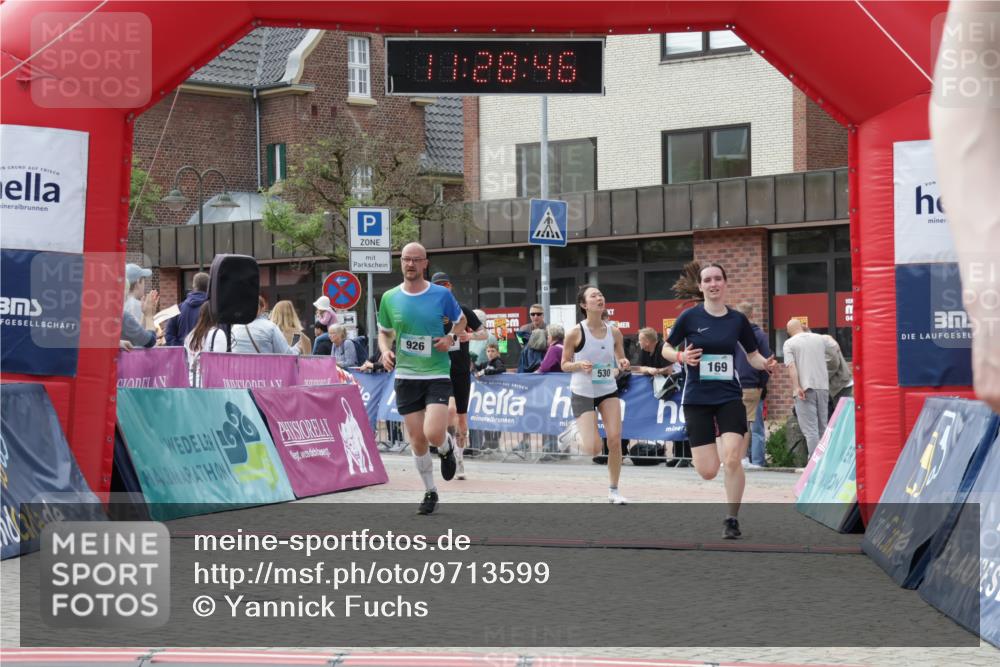 10.05.2026 - 8. Wedeler Halbmarathon Yannick Fuchs http://msf.ph/oto/9713599 10.05.2026 11:28:45 Ziel 169, 530, 635, 857, 926, 2115, 2232 meine-sportfotos.de
