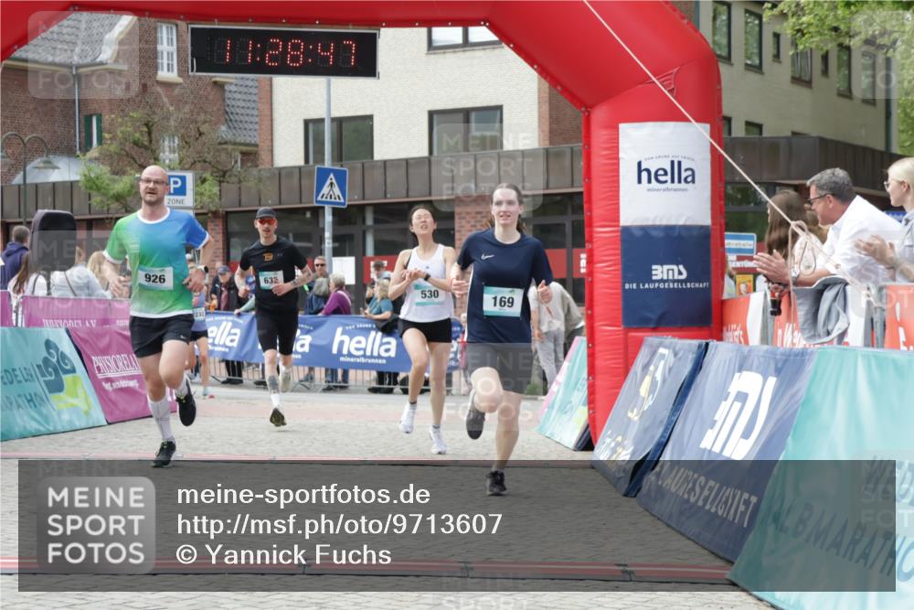 10.05.2026 - 8. Wedeler Halbmarathon Yannick Fuchs http://msf.ph/oto/9713607 10.05.2026 11:28:46 Ziel 169, 530, 635, 926, 2115, 2183, 2229, 2232 meine-sportfotos.de