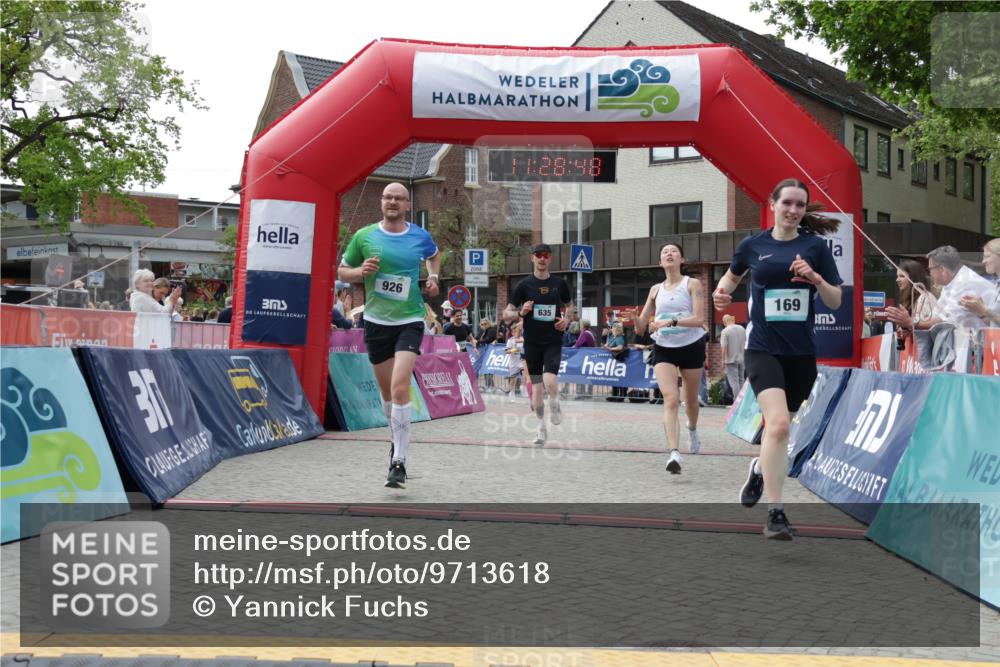 10.05.2026 - 8. Wedeler Halbmarathon Yannick Fuchs http://msf.ph/oto/9713618 10.05.2026 11:28:46 Ziel 169, 530, 635, 926, 2115, 2183, 2229, 2232 meine-sportfotos.de