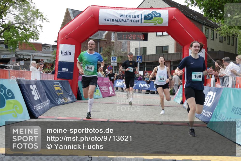 10.05.2026 - 8. Wedeler Halbmarathon Yannick Fuchs http://msf.ph/oto/9713621 10.05.2026 11:28:47 Ziel 28, 169, 530, 635, 926, 2115, 2183, 2229, 2232 meine-sportfotos.de